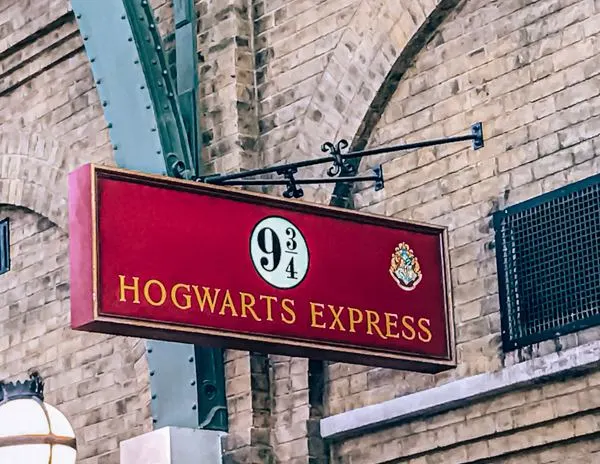 Hogwarts Express 9 3/4 Sign at Wizarding World of Harry Potter