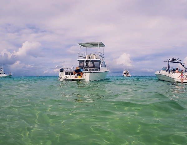Boat over water in Stingray City, Grand Cayman