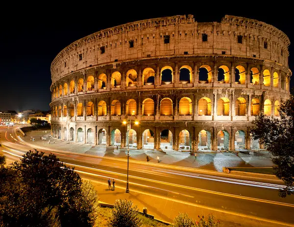 colosseum of rome at night