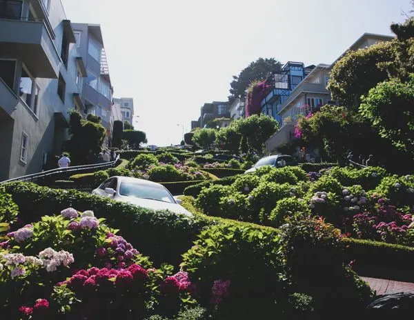 lombard street crooked street