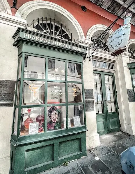 outside the new orleans pharmacy museum