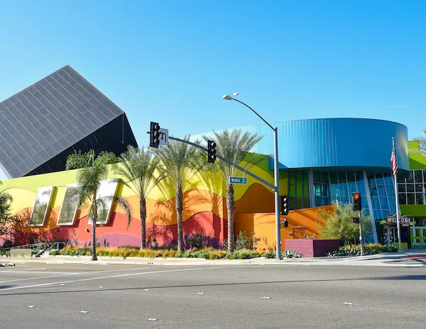 outside of the discovery cube children's museum