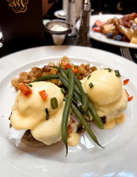 eggs benedict 