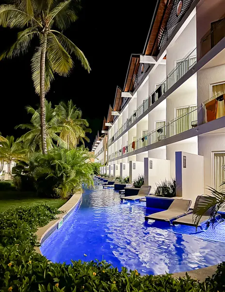 swim-up rooms at the hilton la romana