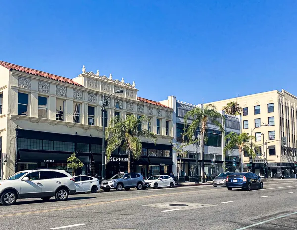 shops and palm trees on colorado blvd