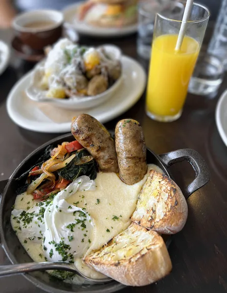 soft eggs with polenta and sausage