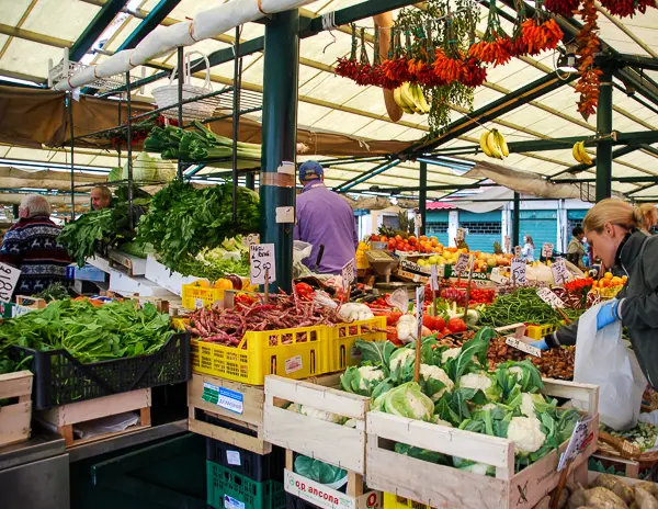 produce at rialto market