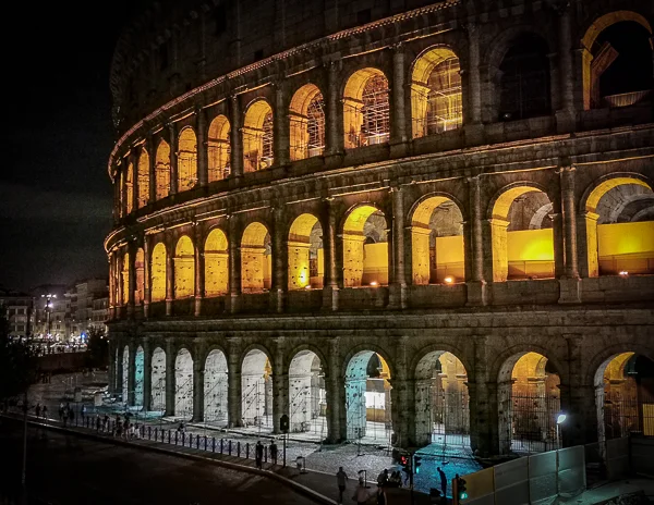 night at the colosseum in rome