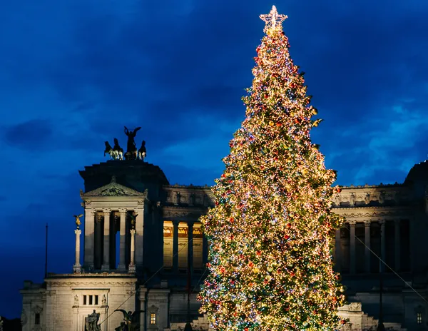 christmas tree at altar of the fatherland in rome