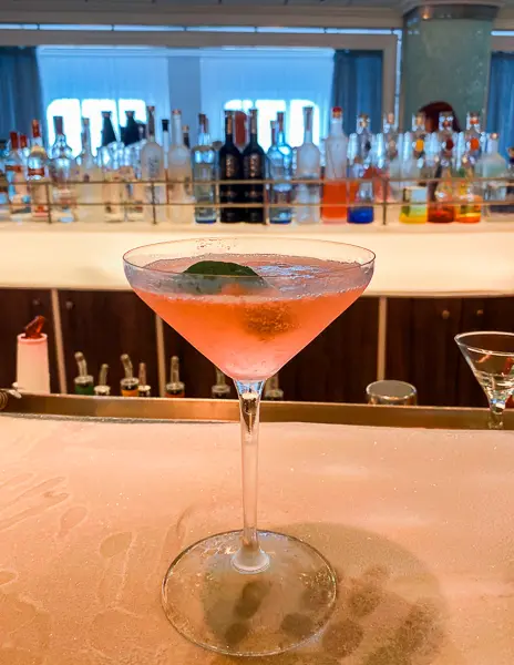 cruise martini bar and drink