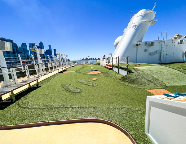 mini golf norwegian joy