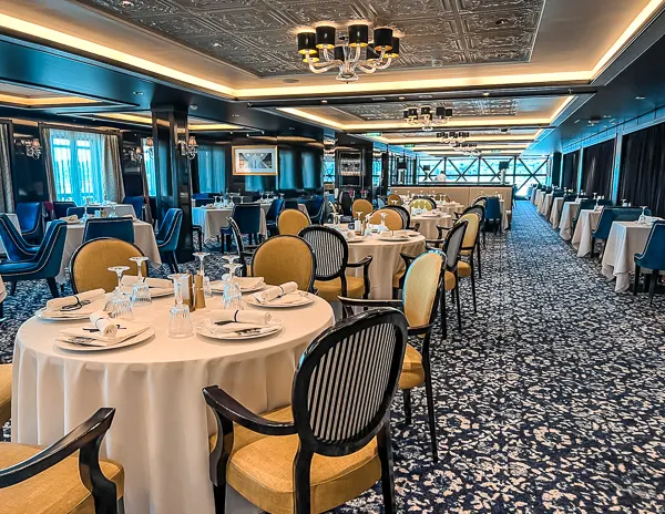 les bistro specialty dining restaurant on norwegian joy