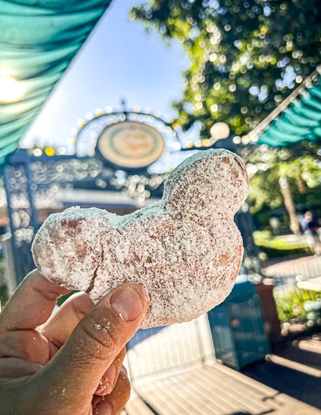 disneyland mickey beignets