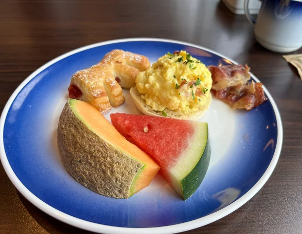 breakfast plate and fruit