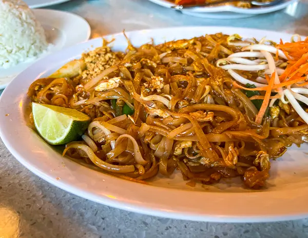 pad thai dish