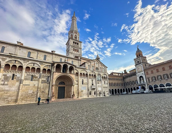 piazza grande modena italy