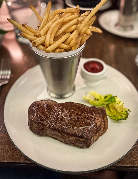 steak fries at Perle in Pasadena, California