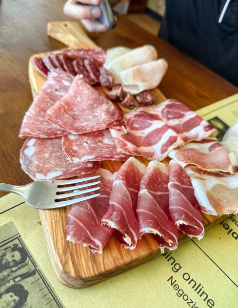 salumi platter for two from bindi enzo in pienza tuscany