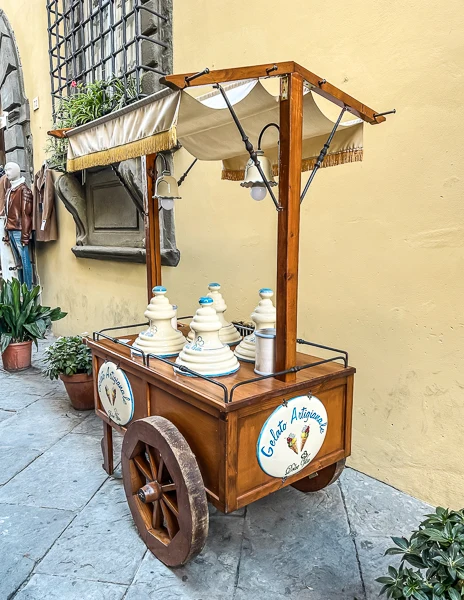 vintage gelato cart outside of dolce vita in cortona italy