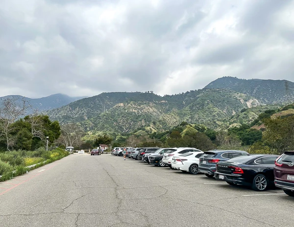 eaton canyon falls parking