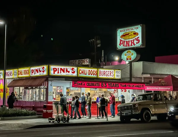 pinks hot dog stand in los angeles