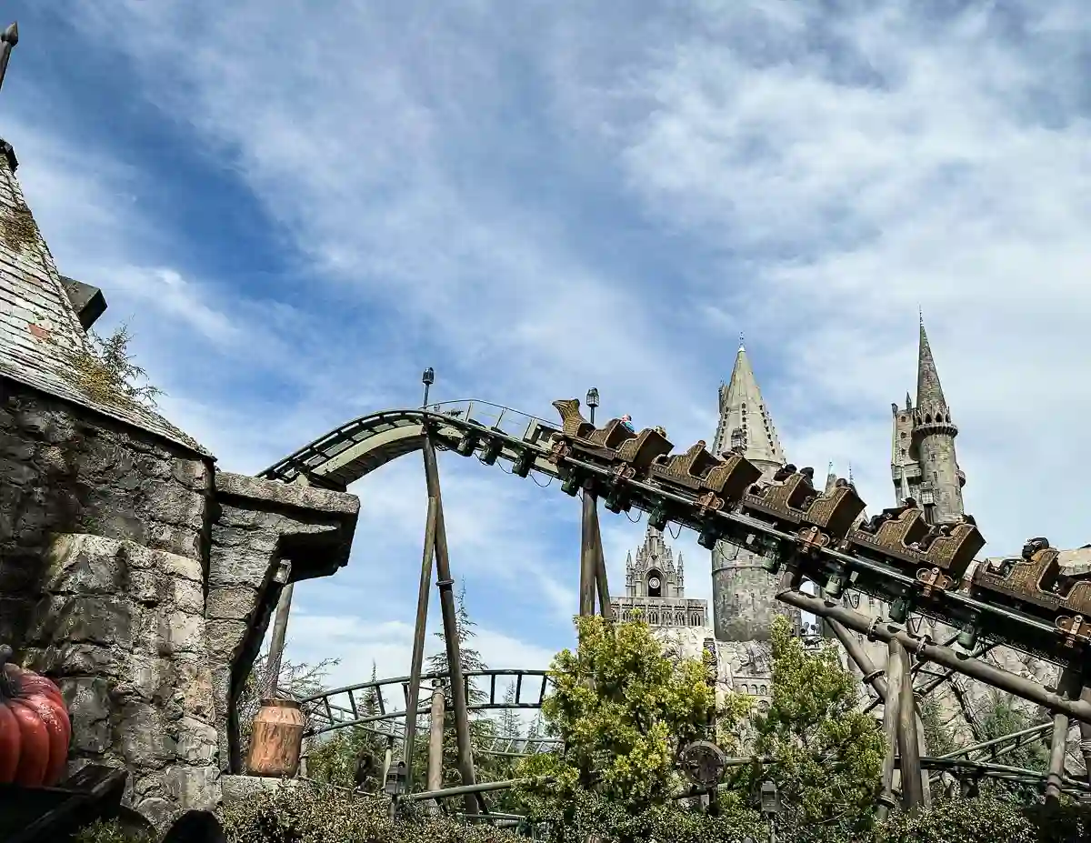 flight of the hippogriff ride ready to take off