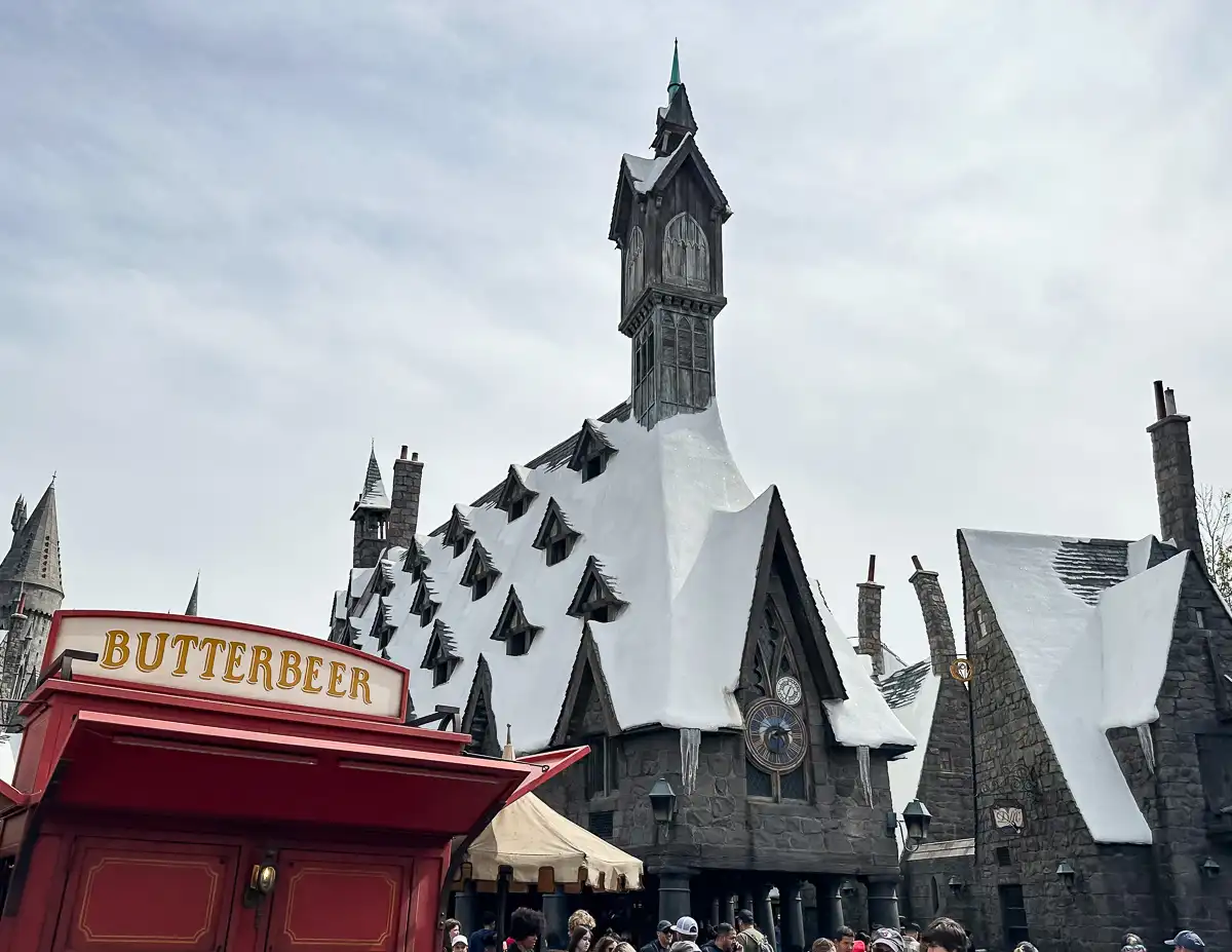 butter beer stand and hogsmead at wizarding world of harry potter universal hollywood