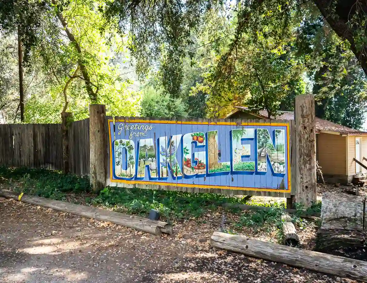colorful greetings from Oak Glen sign