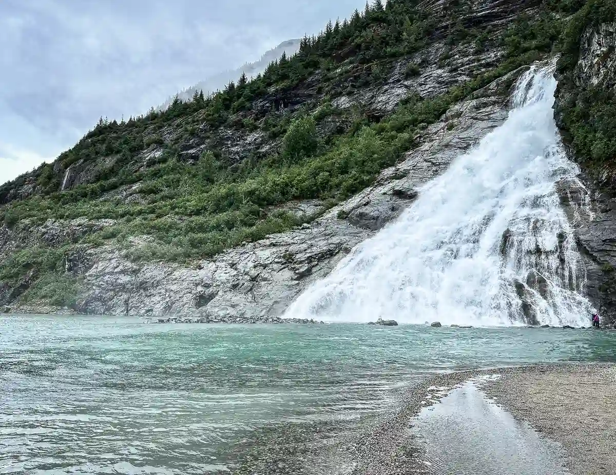 nugget falls close up