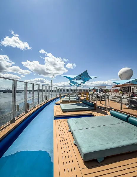 Plunge pool and loungers at Spice H2O on Norwegian Encore, added during the ship’s 2024 dry dock.